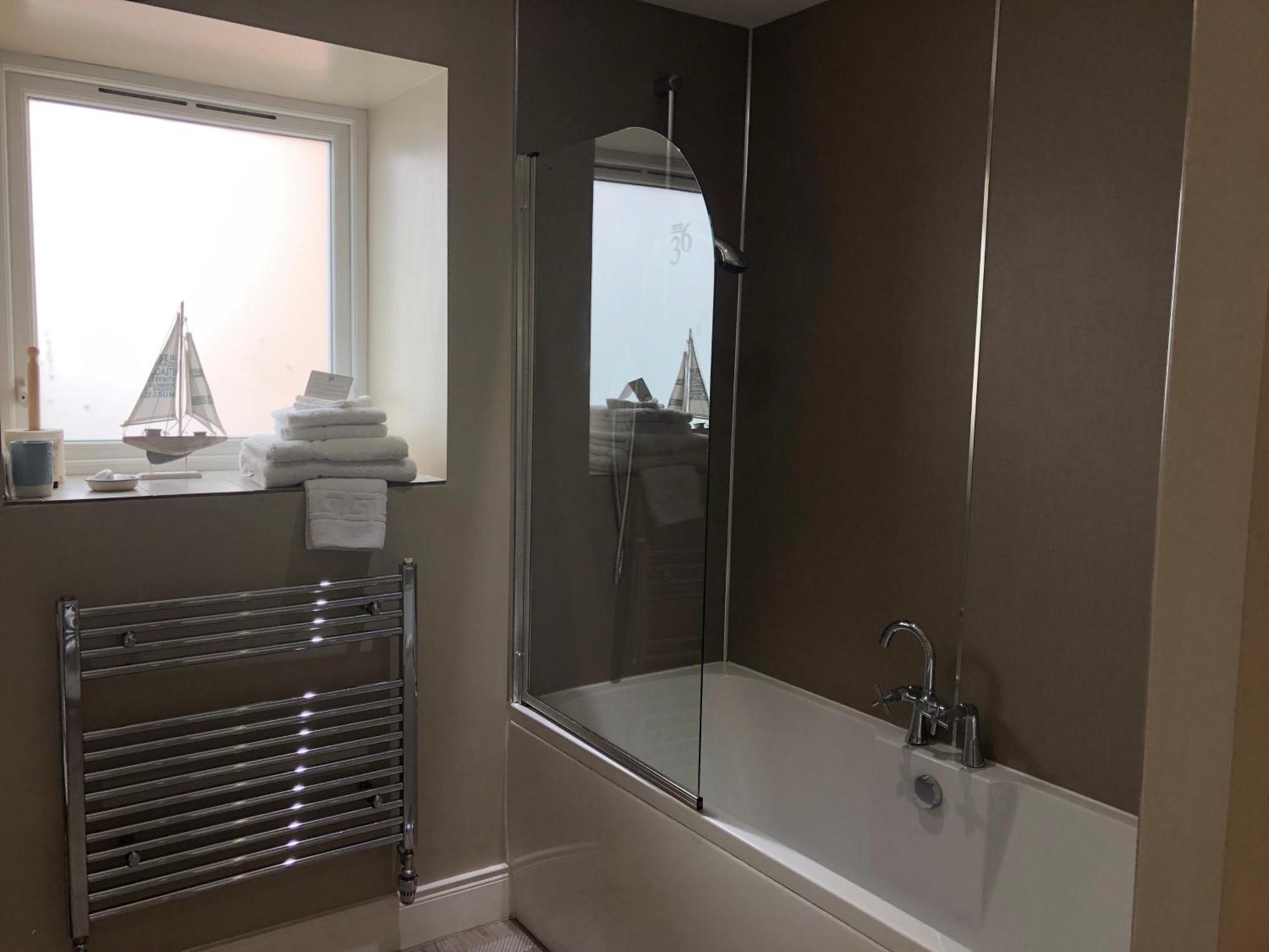 Pier 36 Hotell Donaghadee Rum bild